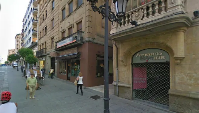 Acceso a la Calleja del Ateneo de Salamanca. Archivo