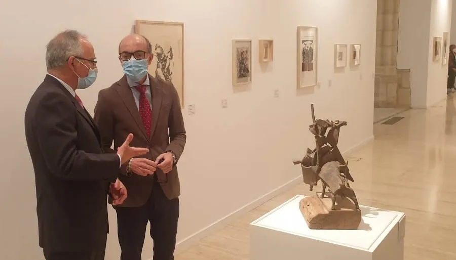 Inauguración de esta muestra con el consejero de Cultura y Turismo, Javier Ortega, y el presidente de la Fundación Venancio Blanco, Francisco Blanco