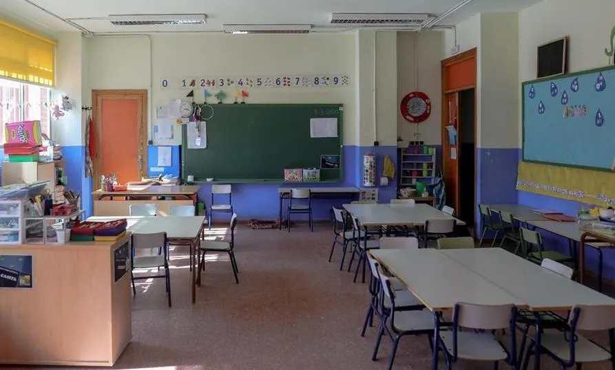 La Junta de Castilla y León recuerda a los padres de los niños que estén pendientes de resultados de PCR que no los lleven a su centro educativo hasta que no termine el periodo de cuarentena. Foto EP