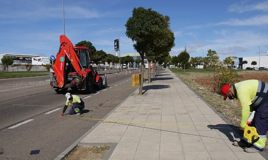 La construcción de la rotonda, que será pronto una realidad, es una de las demandas realizadas por los empresarios de los polígonos industriales