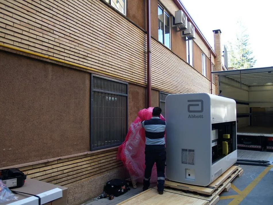 El nuevo equipamiento ha sido recibido en el día de hoy - Hospital de Salamanca