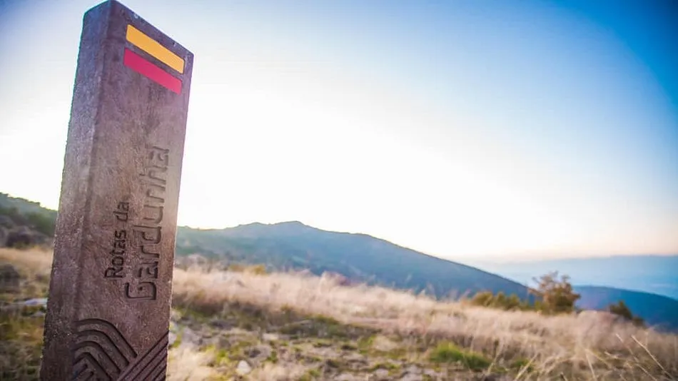En Fundão hay varias rutas de senderismo por paisajes muy diversos