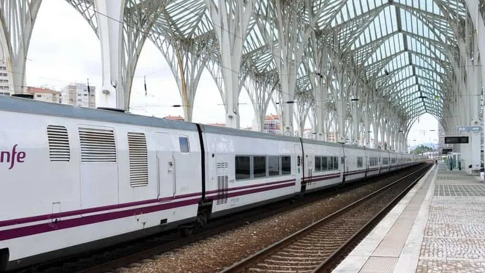 El Sud/Lusitania en la estación lisboeta de Santa Apolonia