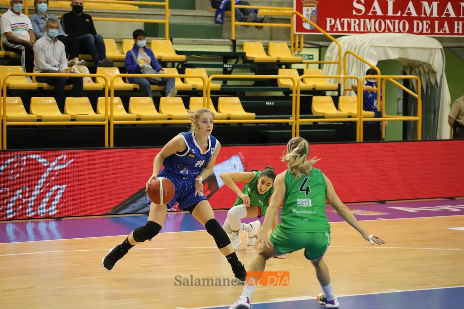 Karlie Samuelson, durante una acción del encuentro disputado en el pabellón de Würzburg este sábado / Lydia González