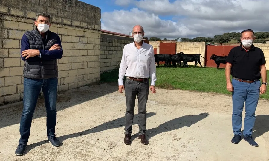 Javier Iglesias, presidente de la Diputación, en su vista a Castro Enríquez