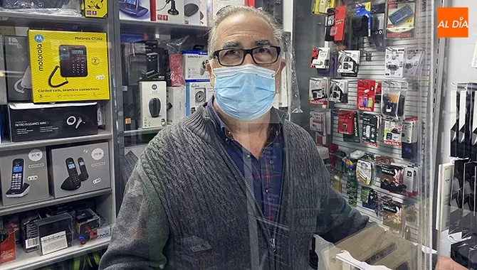 Cándido Mulas, gerente de una pequeña empresa de telefonía