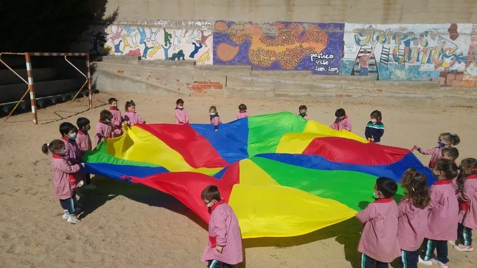 El Colegio Santa Teresa de Jesús celebra su fiesta con medidas de seguridad pero también...