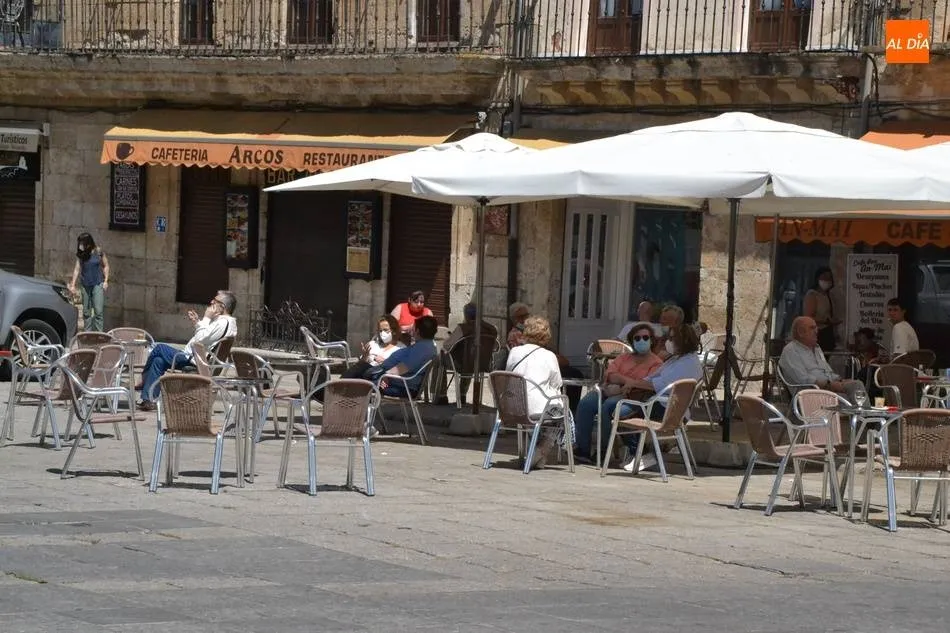 Terrazas en la Plaza Mayor de Ciudad Rodrigo - Archivo