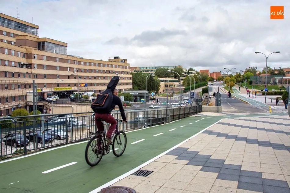 Los pacientes ingresados por coronavirus se concentran en el Hospital Clínico. Foto de archivo