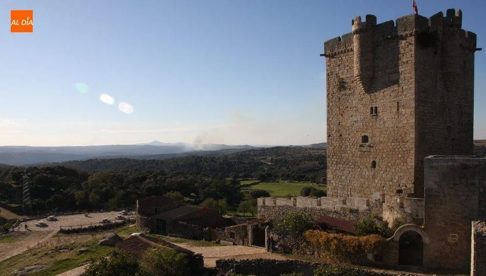 El castillo es la figura más representativa de esta bella villa medieval declarada conjunto Histórico / CORRAL
