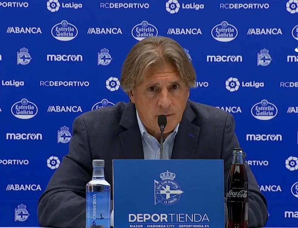 Egea, en la rueda de prensa del Dépor 3 - 2 Real Oviedo hace un año