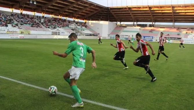 Un partido entre el Zamora y Guijuelo, en el Ruta de la Plata / Archivo
