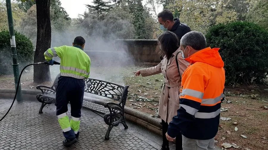 El Consistorio asegura que redoblará el esfuerzo que ya se hace para la limpieza de estos elementos con la finalidad de mantenerlos en las mejores condiciones