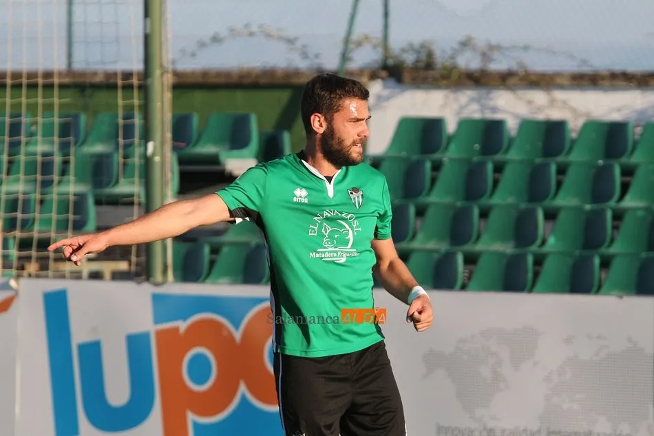 Lolo Plá, durante el primer partido de Liga, en el Municipal Luis Ramos