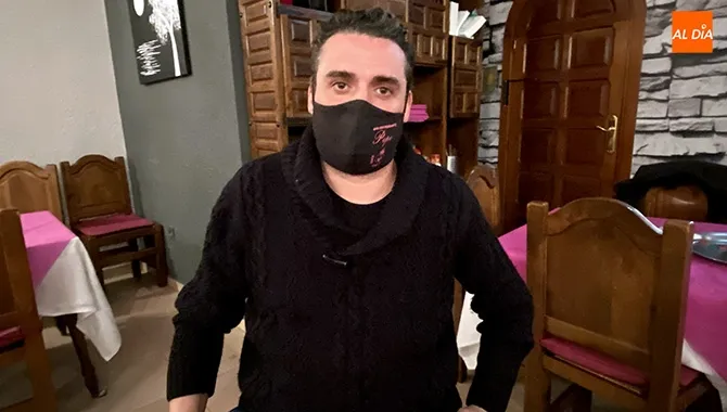 Noto a diario el miedo de los clientes. Creo que se está culpando a la hostelería y los...