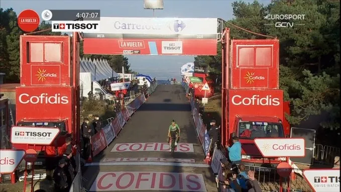 Roglic entra en meta en primer lugar / TWITTER