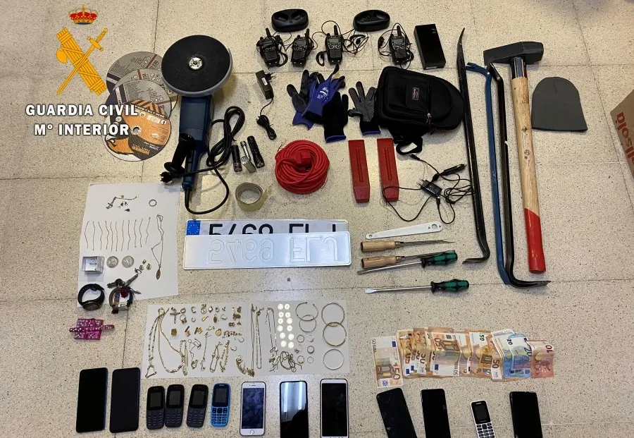 Material incautado a los detenidos de la banda albanesa. Foto GUARDIA CIVIL SALAMANCA