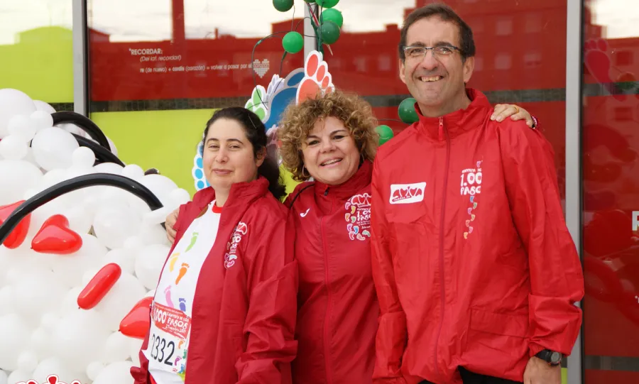 Voluntarios de Aviva en una edición anterior de esta carrera solidaria
