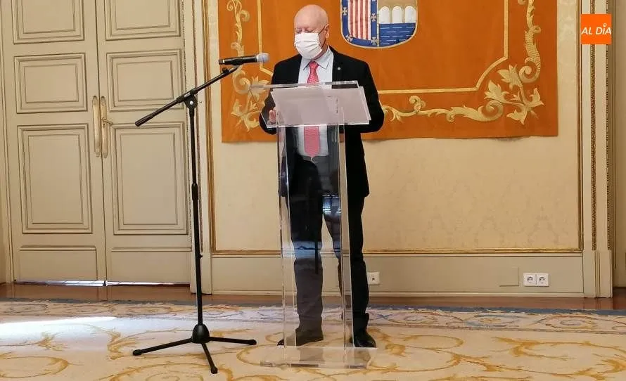 El concejal de Promoción Económica, Juan Jose Sánchez, en la rueda de prensa sobre estos cursos. Foto de Lydia González