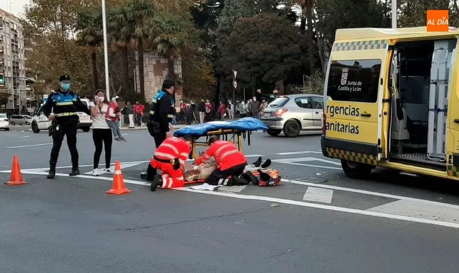 Un quad colisiona con un turismo en pleno centro de Salamanca