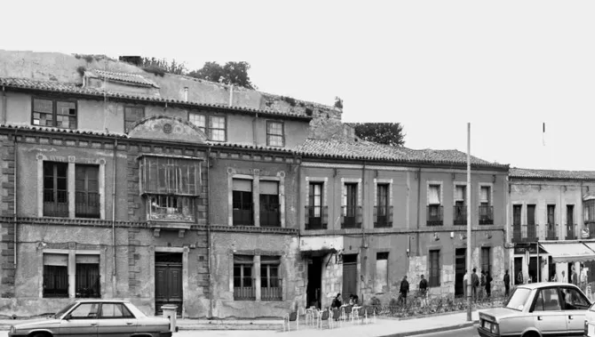 Las casas de la muralla y su historia de poco más de un siglo