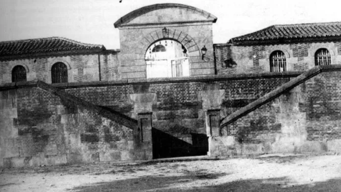 El Matadero Municipal en la margen izquierda del río Tormes