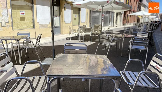 Terrazas hosteleras en la calle Ricardo Soriano de Peñaranda