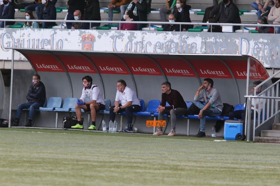 Jacobo Montes, en el banquillo