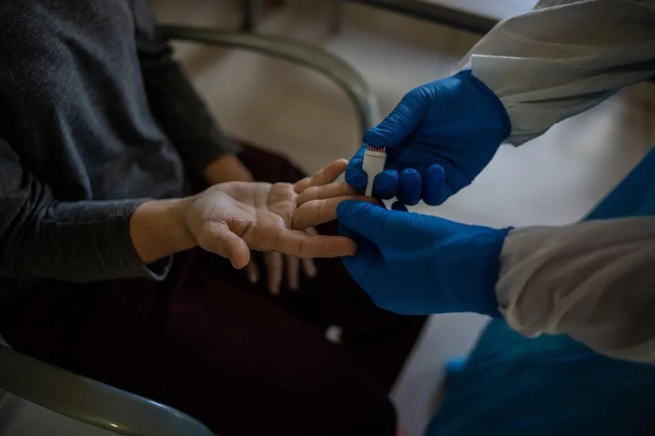 Uno de los errores a la hora de gestionar la pandemia es no escucharnos los unos a los otros