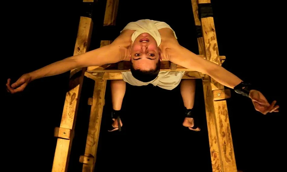 Esta obra, adaptada por Martin Piola, está dirigida por Alejandro Alonso e interpretada por Natalia Gabriela Miguel y Lola González Sánchez