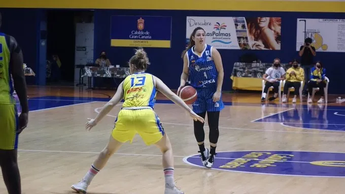 Leo Rodríguez, durante una posesión del Avenida / CB Avenida