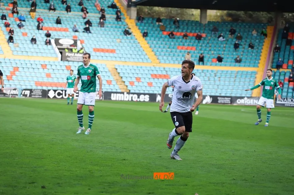 Fernando Llorente, en su primer partido de Liga en casa con el Salamanca UDS