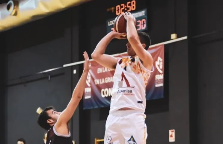 Una acción del encuentro disputado en Madrid / Aquimisa Basket