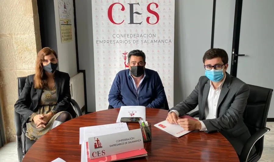 Reunión del presidente de CES, José Vicente Martín Galeano, con el portavoz del Grupo Socialista en el Ayuntamiento de Salamanca, José Luis Mateos