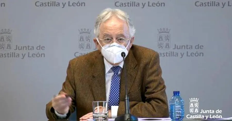 Rueda de prensa del coordinador clínico de las UCIs en Castilla y León, Jesús Blanco Varela