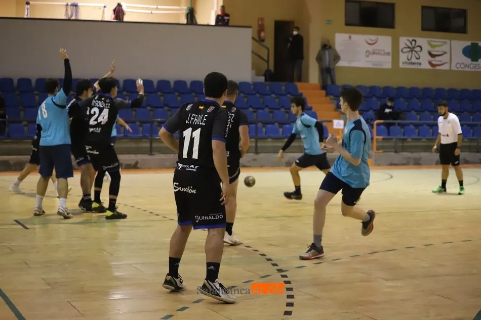 Acción del regreso a casa del BM Salamanca hace dos semanas