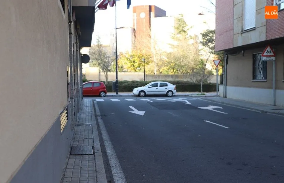 Aceras estrechas en la calle Pico Naranjo. Foto de Lydia González