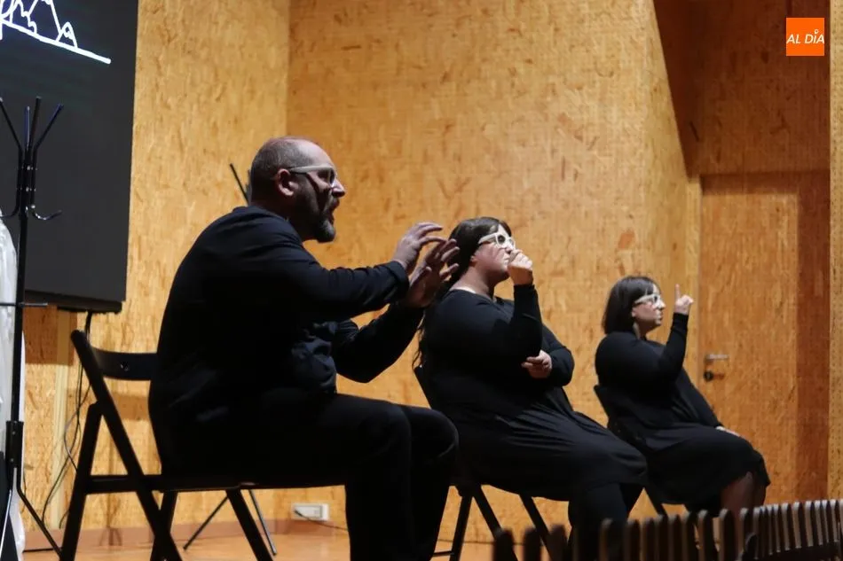 Una de las escenas de la representación teatral ‘El timo del hada madrina’, programada con motivo del Día Internacional de la Mujer