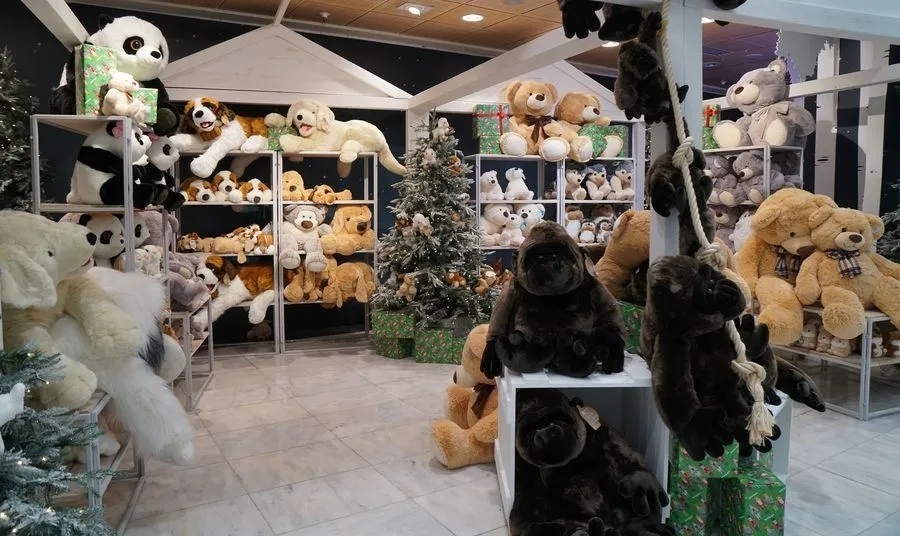 El Corte Inglés amplía además este año el número de centros donde los clientes podrán pedir y recoger sus juguetes esta Navidad