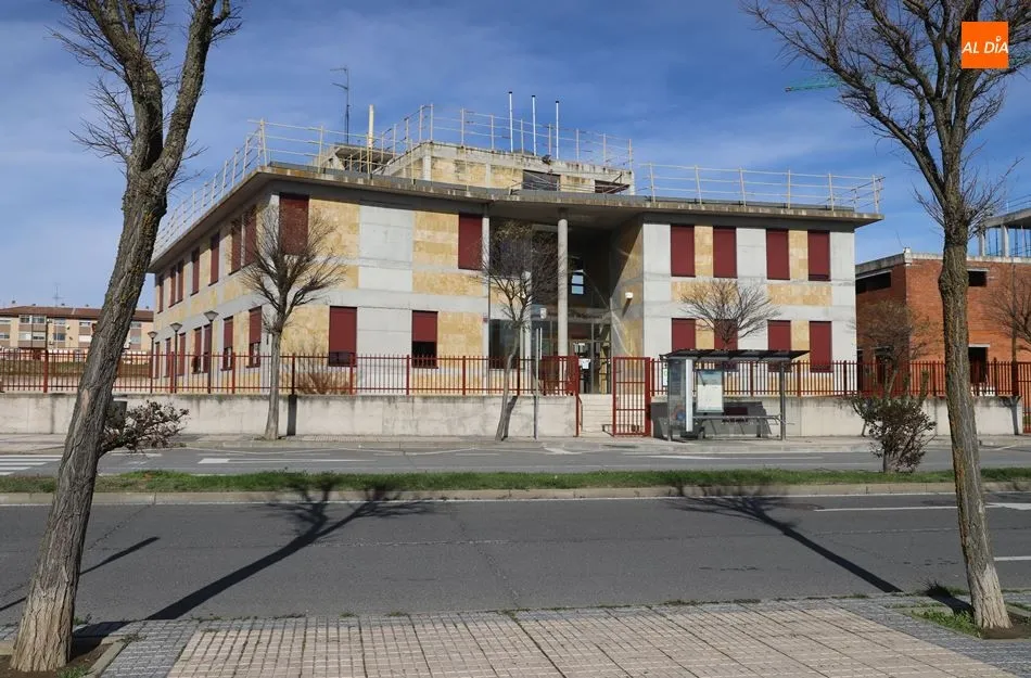 Centro Municipal Integrado de Puente Ladrillo, en la calle Santiago Madrigal. Foto de Lydia González