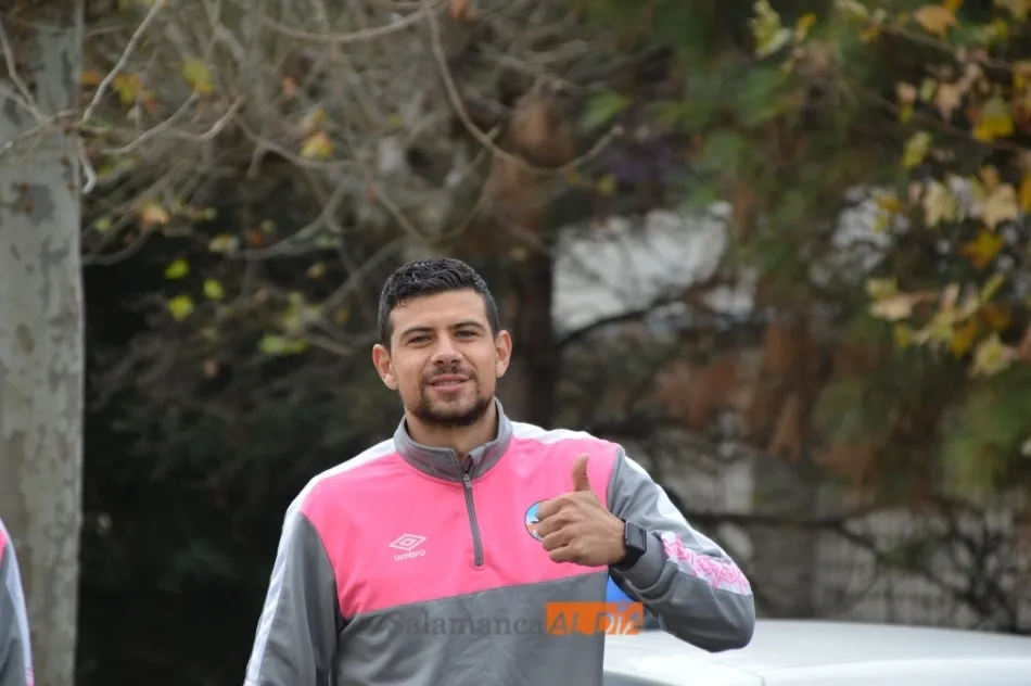 Madrigal, que apunta a titular, posa para este medio antes de un entrenamiento