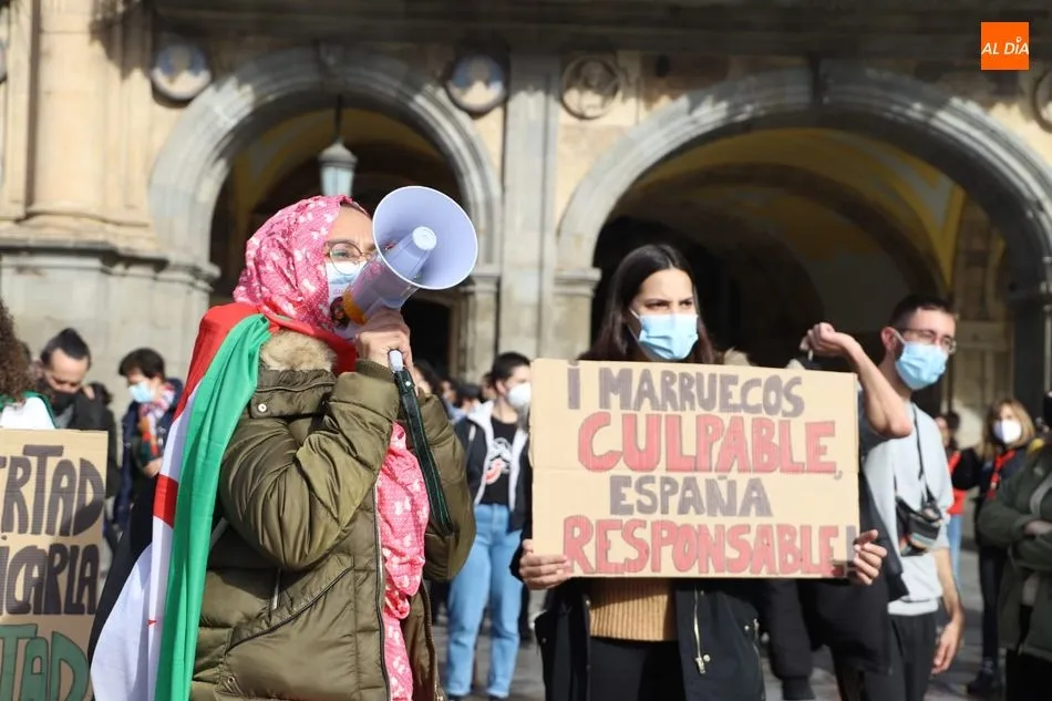 Lectura del manifiesto a favor del Pueblo Saharaui en la Plaza Mayor de Salamanca - Lydia González