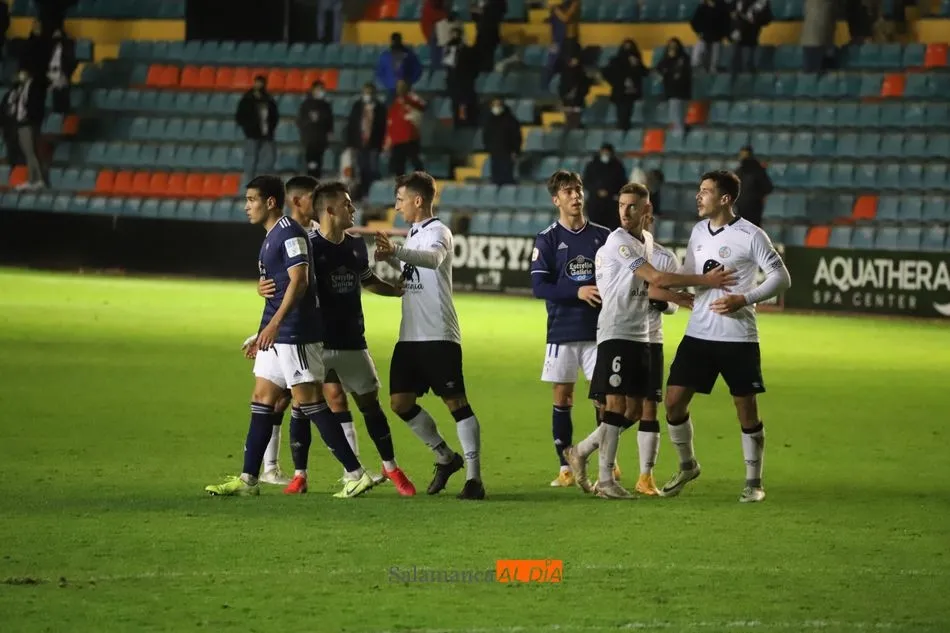 Trifulca entre los jugadores del Salamanca y el Celta al acabar el partido