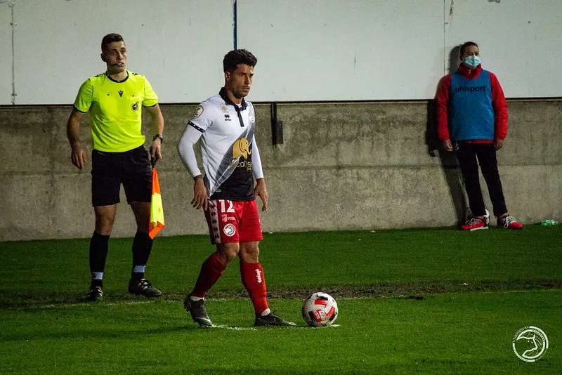 Manu Viana, en la falta que dio lugar al 0-2 de su equipo en Zamora / Unionistas CF