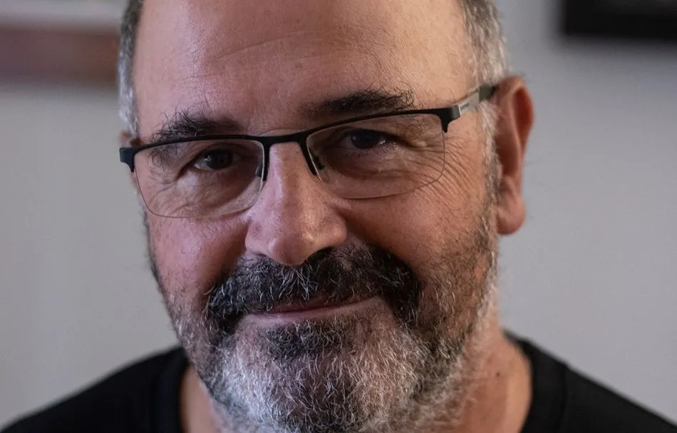 El autor de Un claro en el bosque, de Tomás García Merino