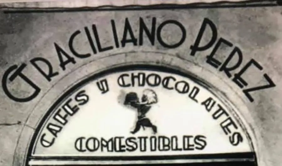 Los ultramarinos Graciliano Pérez en la actual plaza de la Libertad