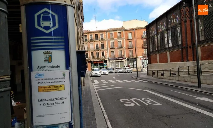 Zona de la plaza del Mercado donde se encuentran las paradas del bus urbano, que ahora no se utilizan