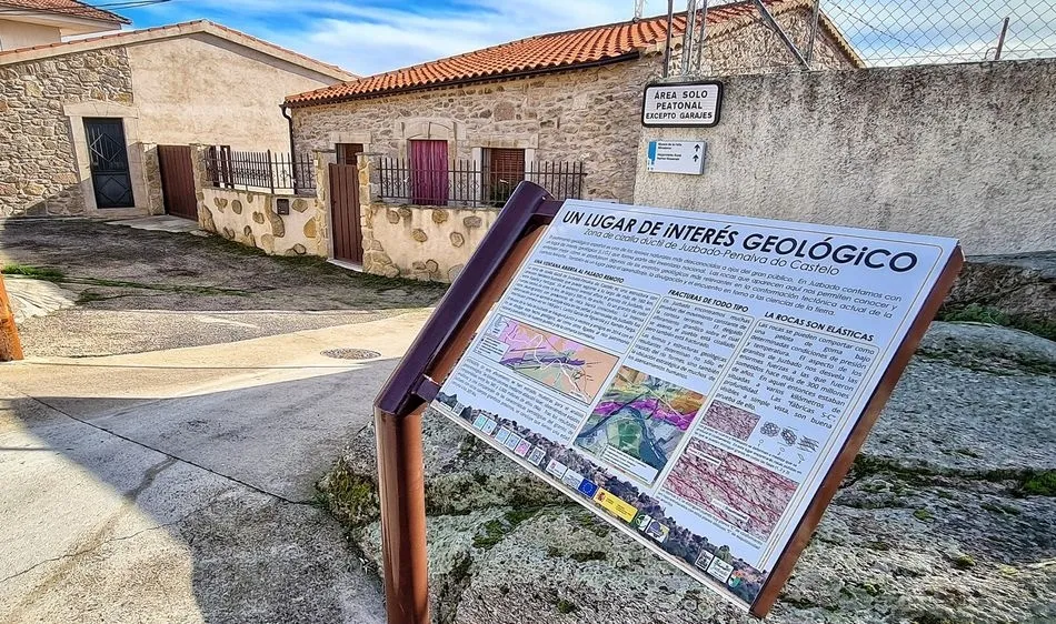 Panel infomativo sobre el Lugar de Interés Geológico catalogado de Juzbado