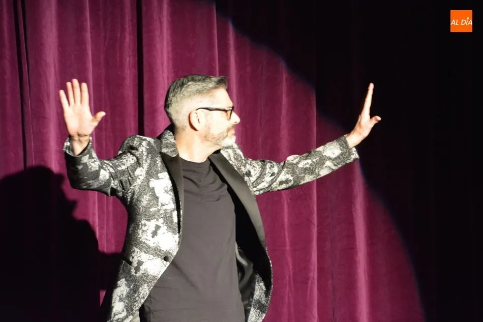 Carlos Vicente, actor salmantino, en una de sus intervenciones en el Gran Café Teatro. Foto de archivo