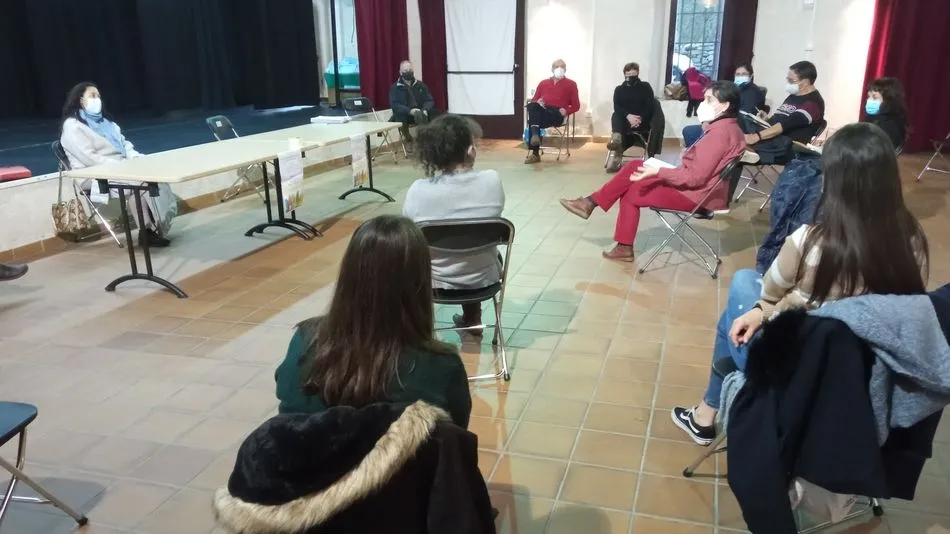 Al encuentro asistieron personas vinculadas con la atención a mayores